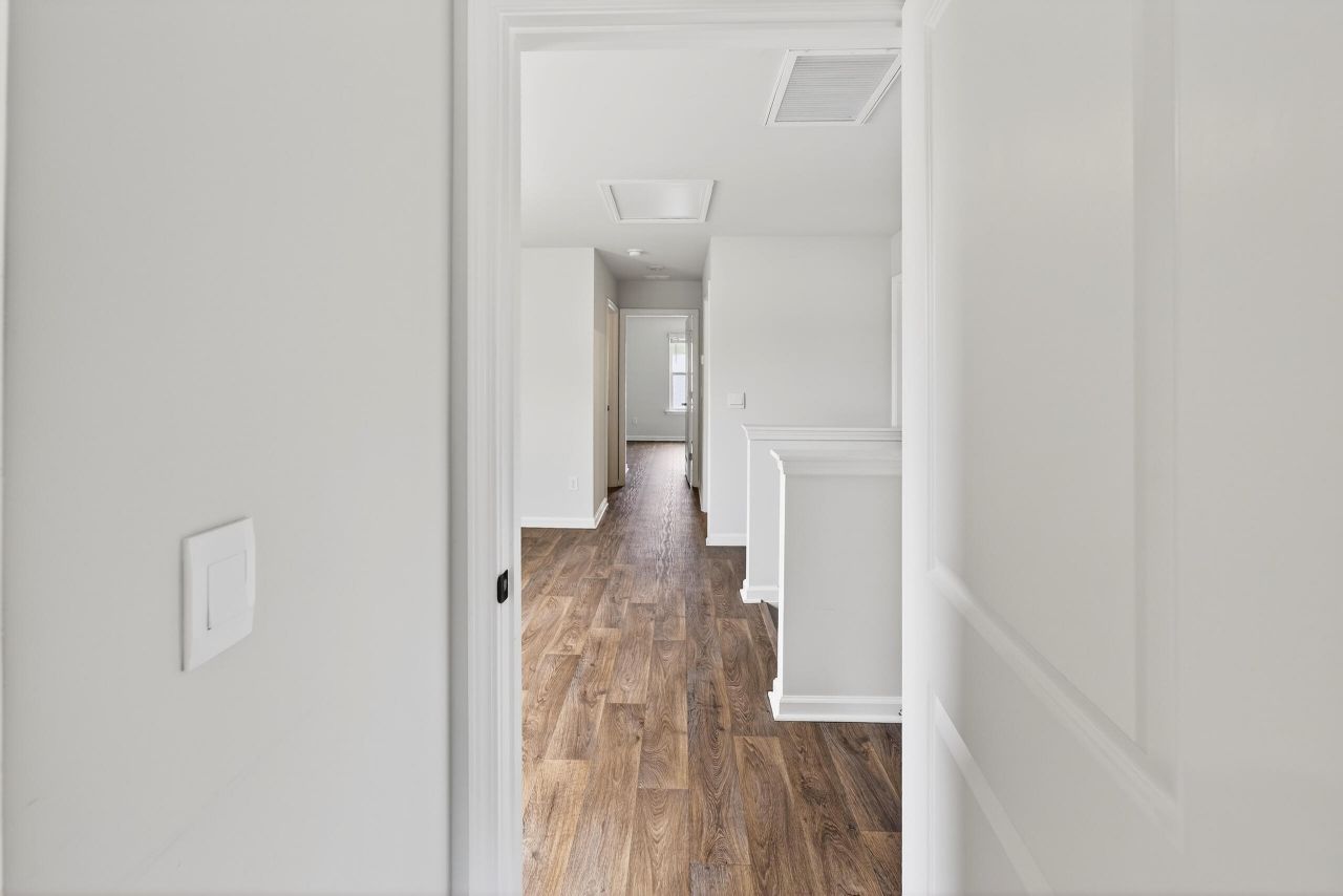 104 Cloverleaf Street Photo 48