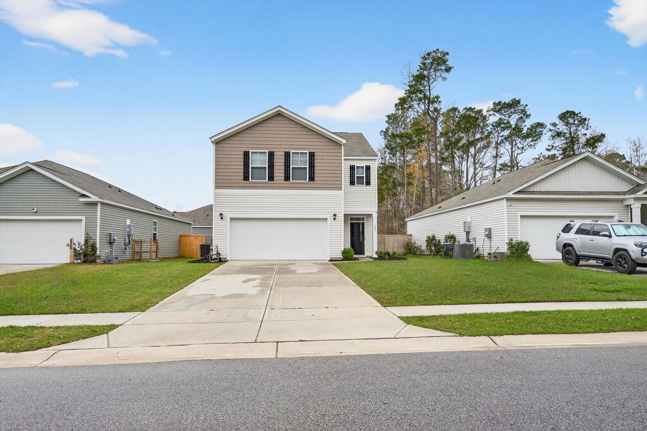 104 Cloverleaf Street Photo 5