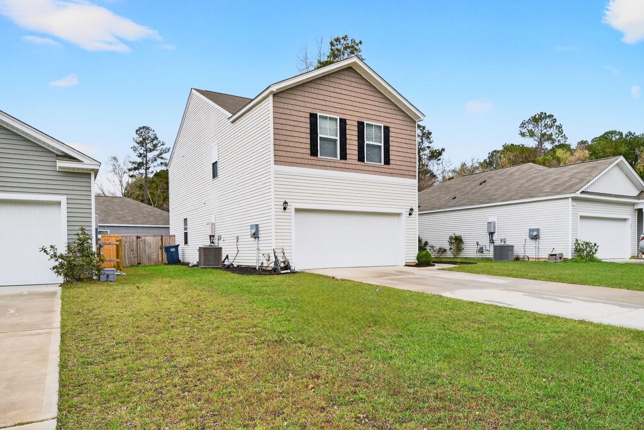 104 Cloverleaf Street Photo 53