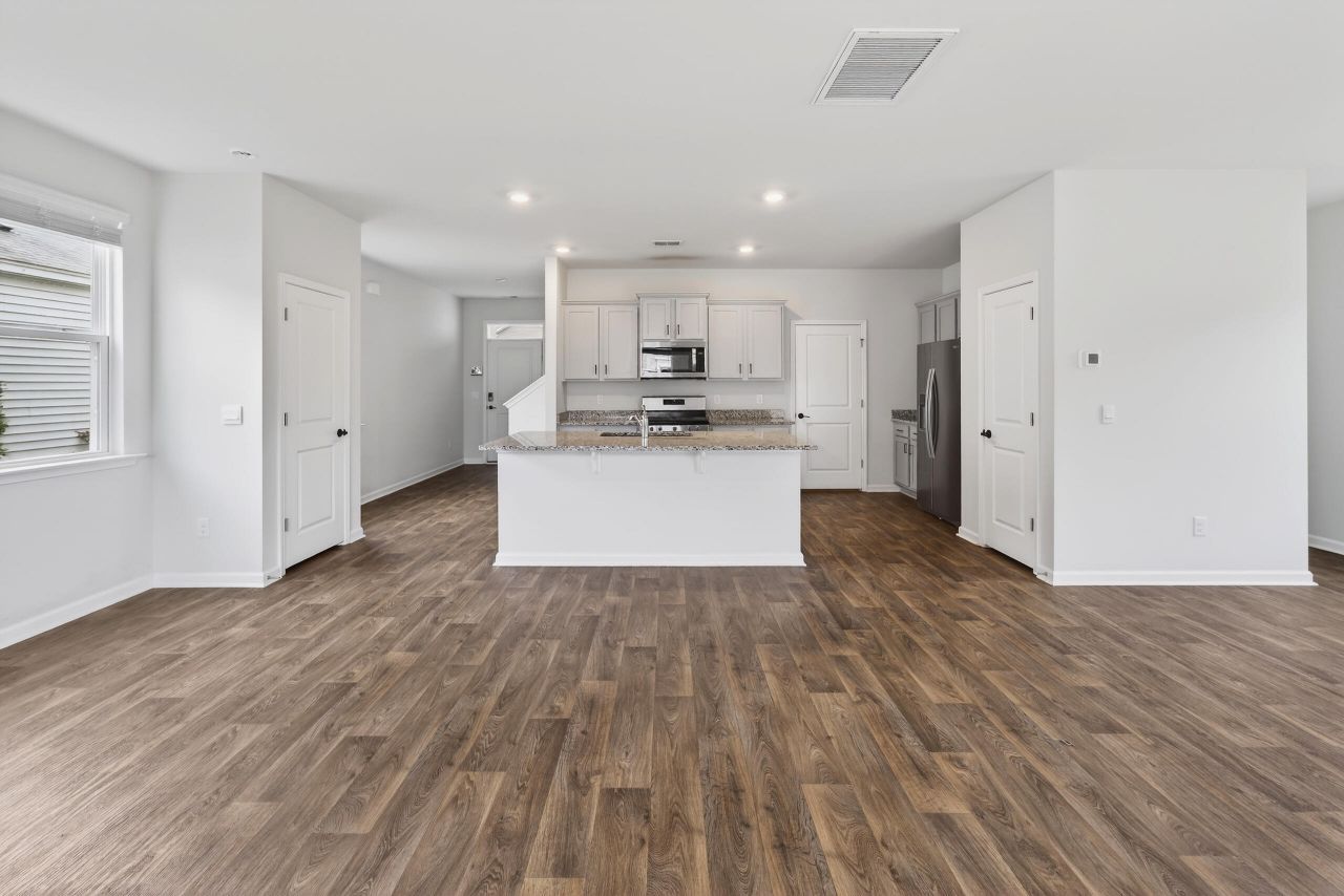 104 Cloverleaf Street Photo 55