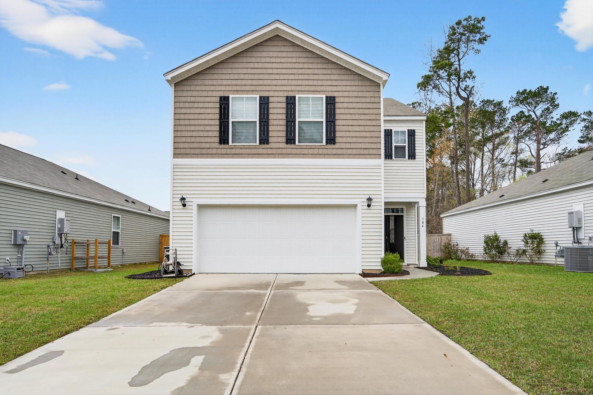 104 Cloverleaf Street Photo 55