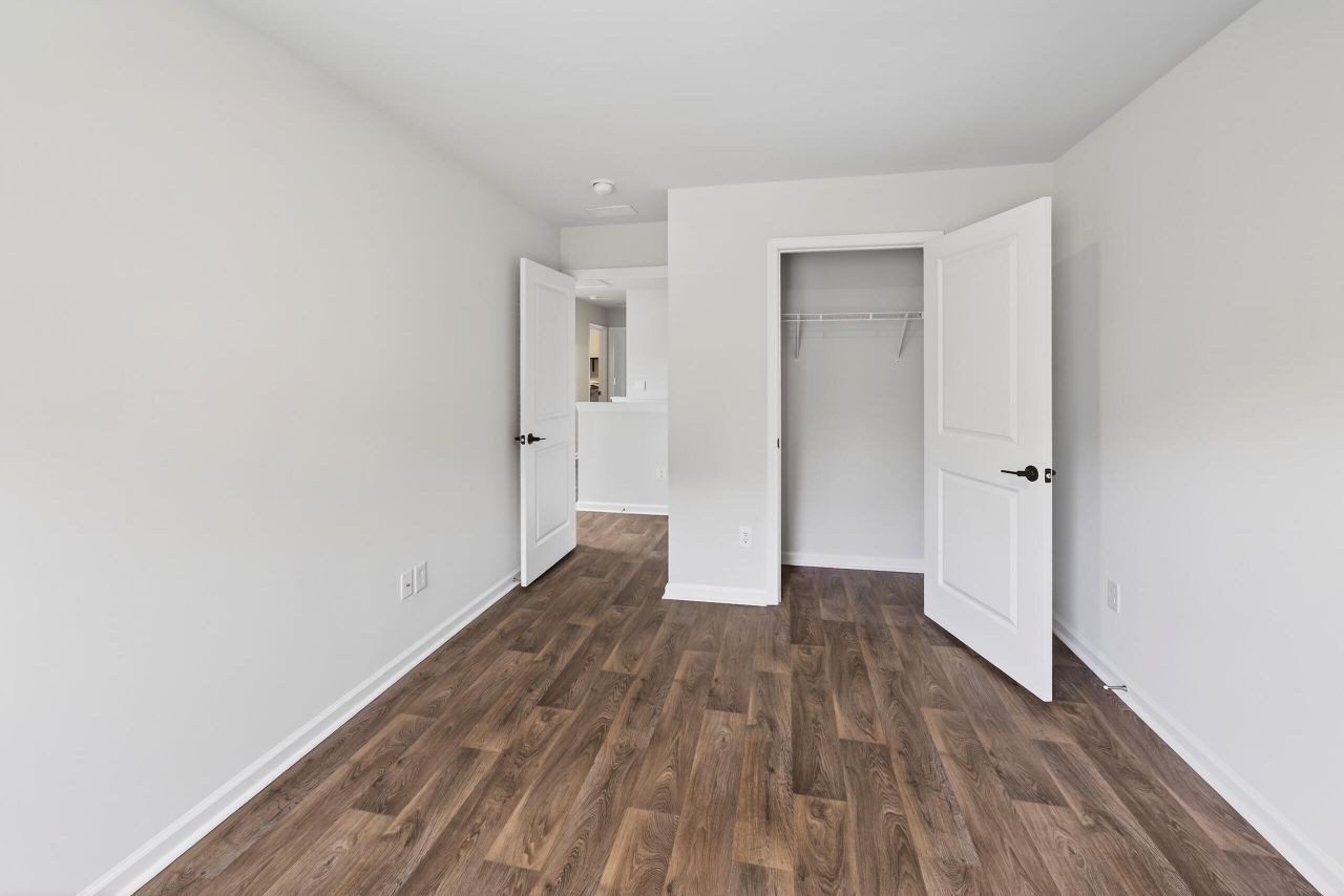 104 Cloverleaf Street Photo 57