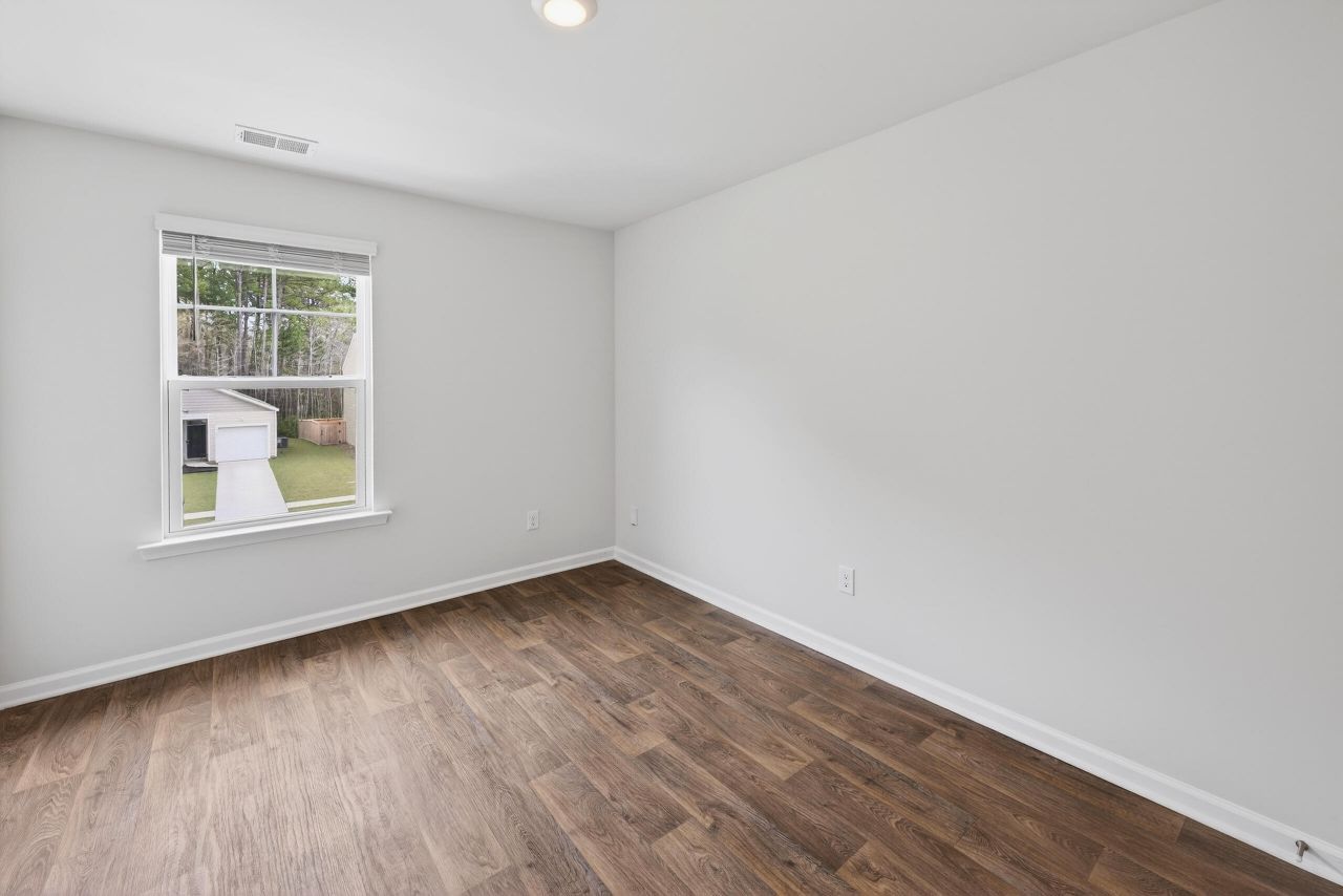 104 Cloverleaf Street Photo 58