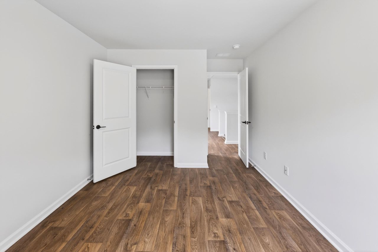 104 Cloverleaf Street Photo 60