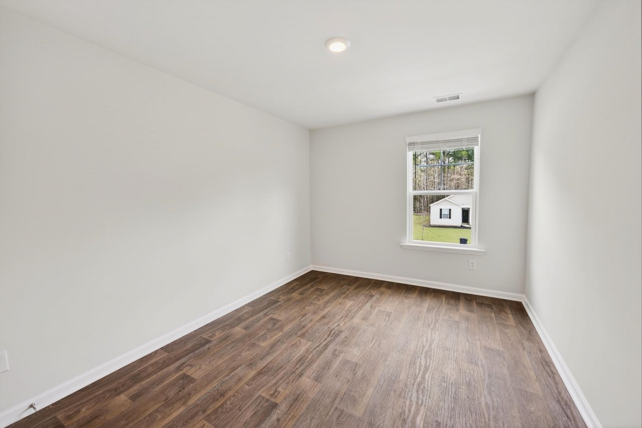 104 Cloverleaf Street Photo 61