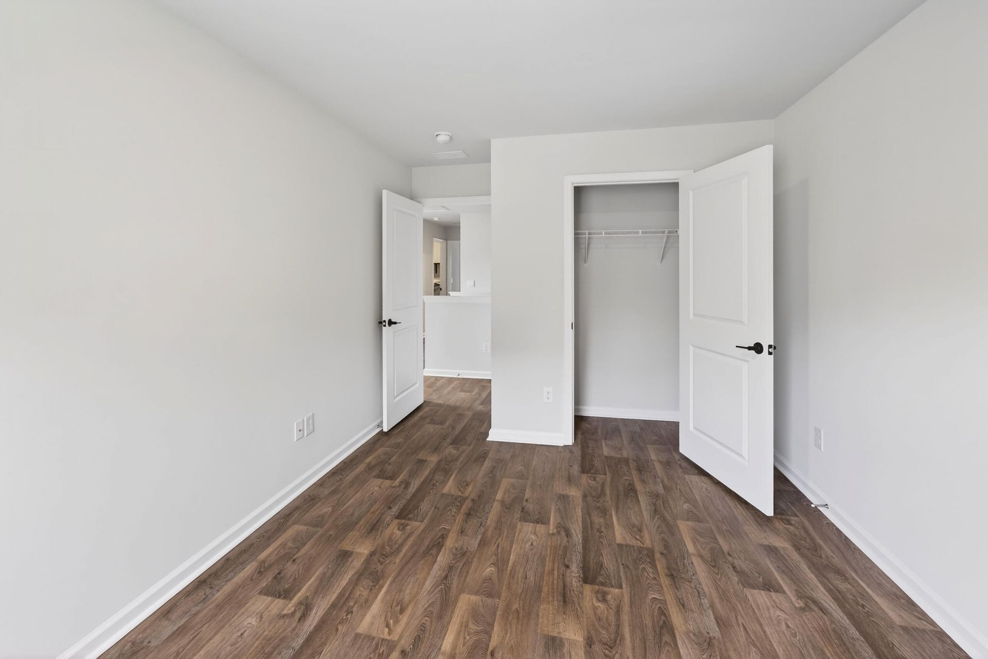 104 Cloverleaf Street Photo 61