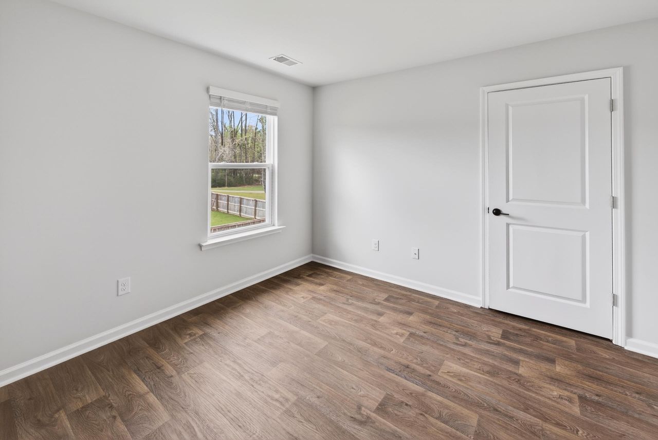 104 Cloverleaf Street Photo 62