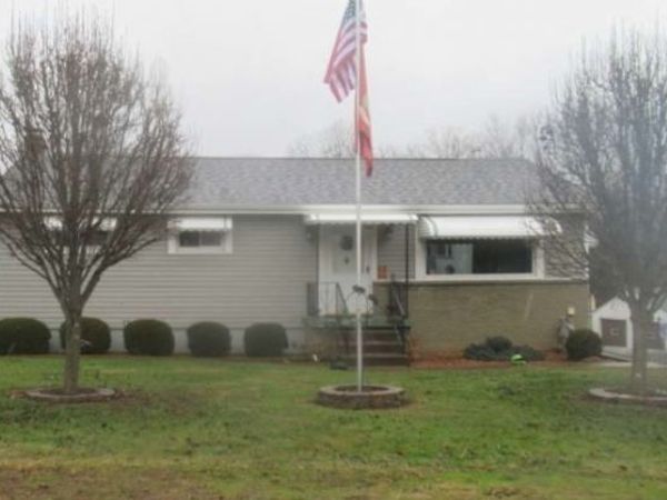 1421 Davidson St , Wampum, PA 16157