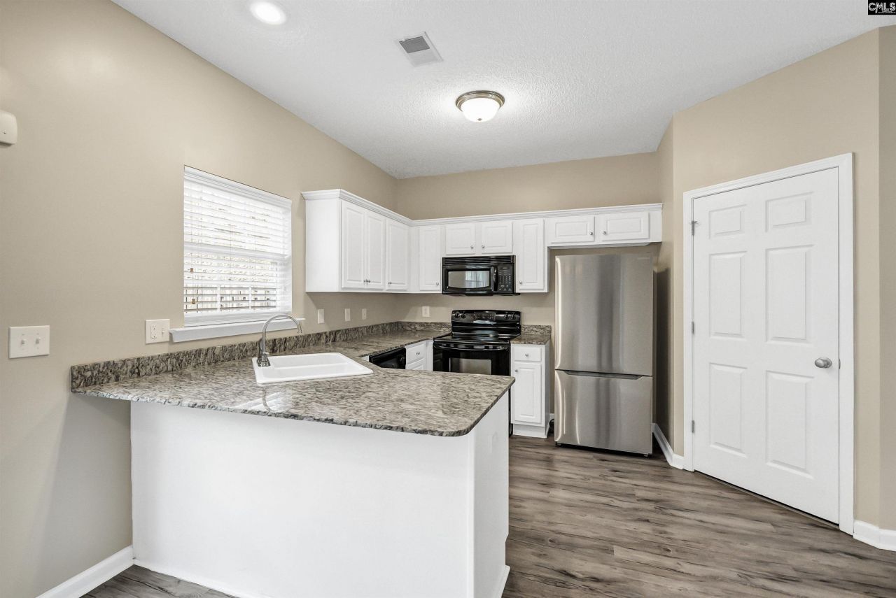 105 Tuscany Court  Photo 10