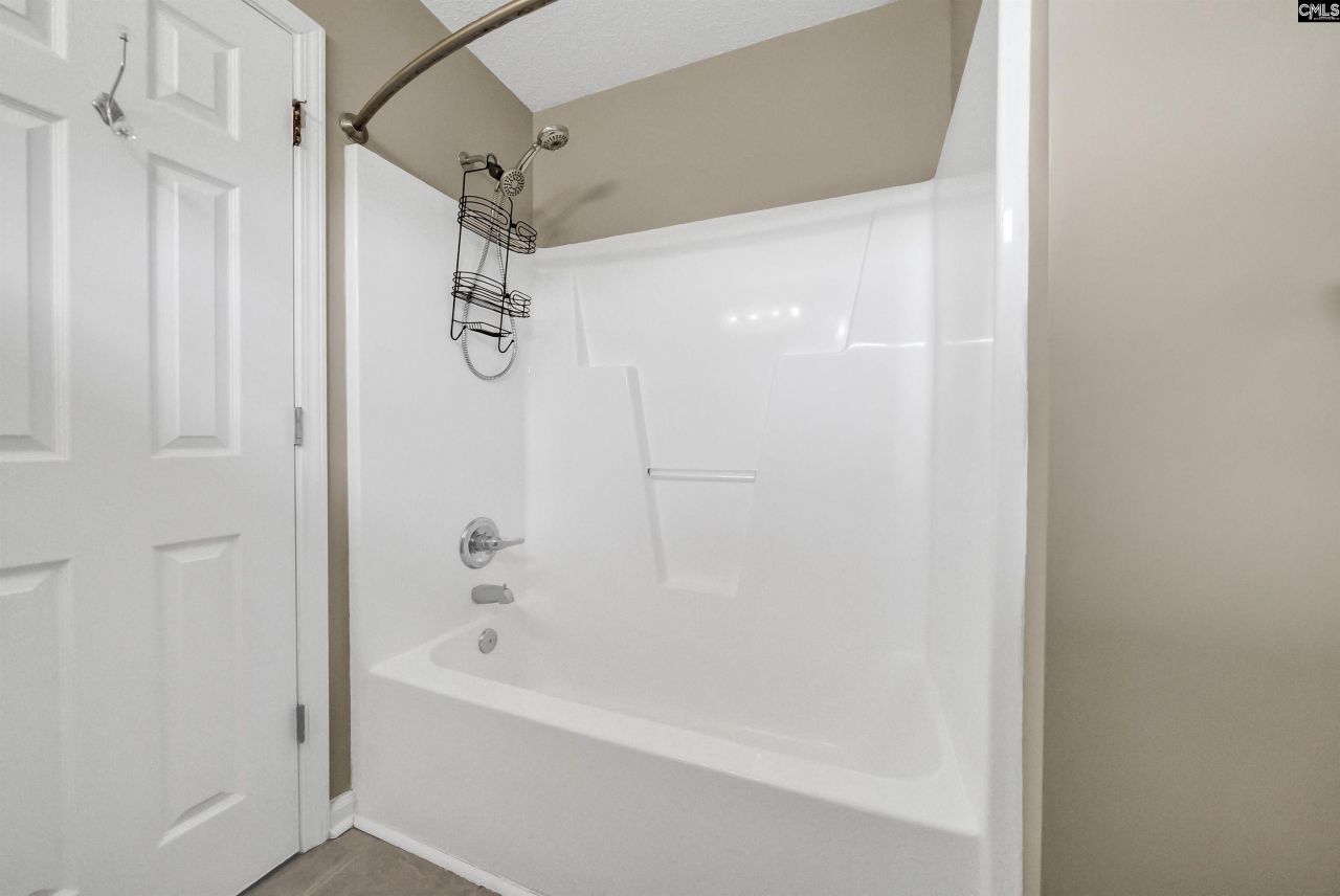 105 Tuscany Court  Photo 20