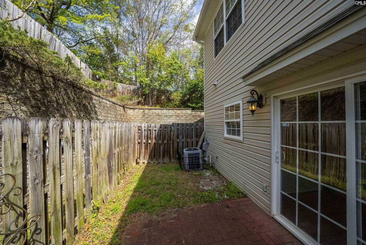 105 Tuscany Court  Photo 28