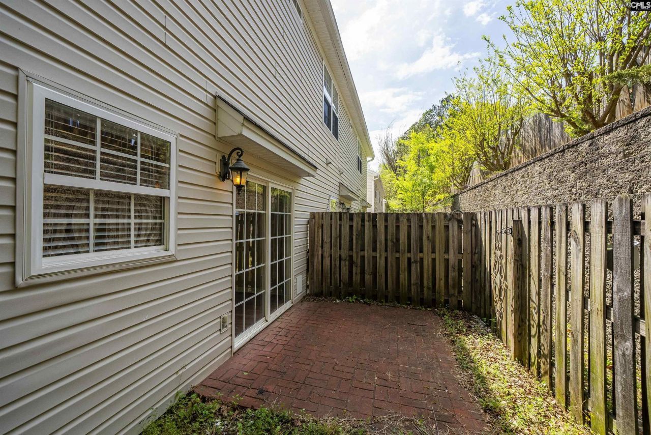 105 Tuscany Court  Photo 29