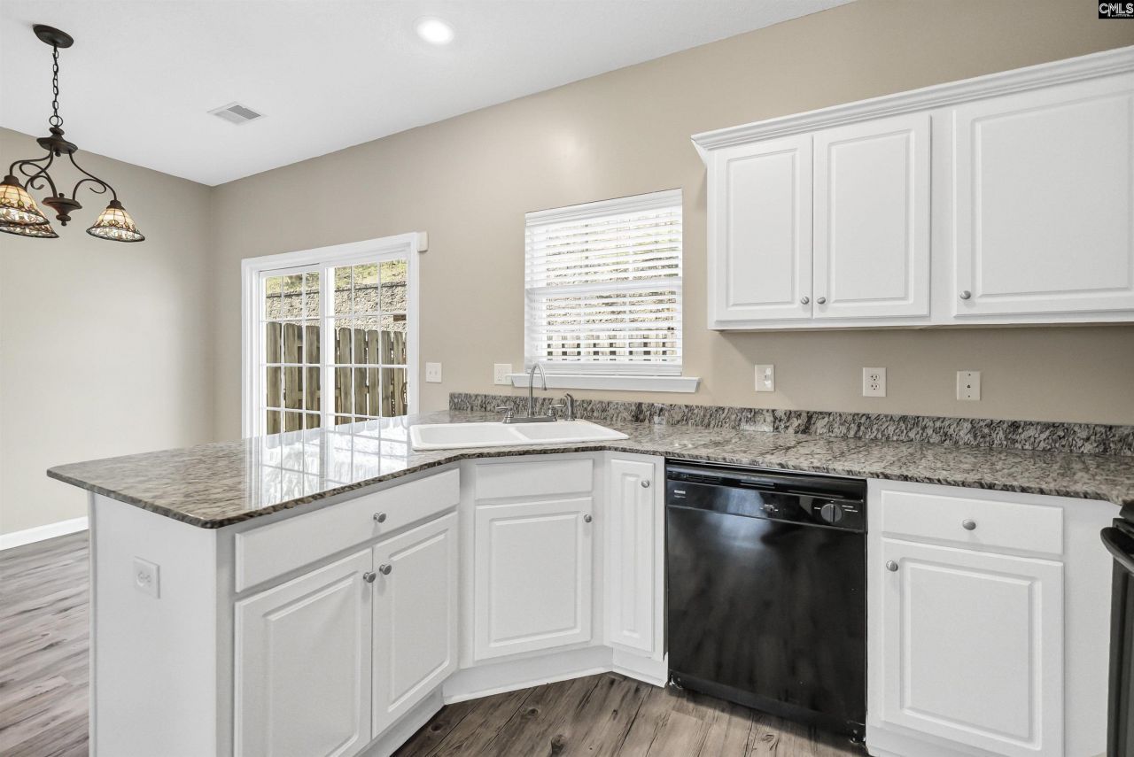 105 Tuscany Court  Photo 4