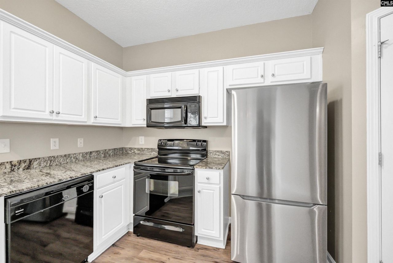 105 Tuscany Court  Photo 6