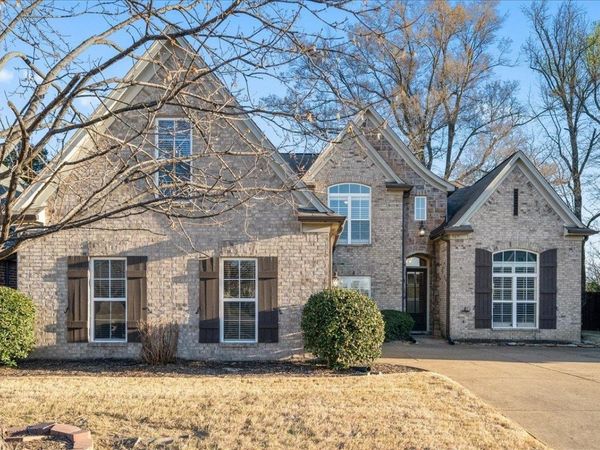 565 CHEROKEE CIR, Oakland, TN 38060