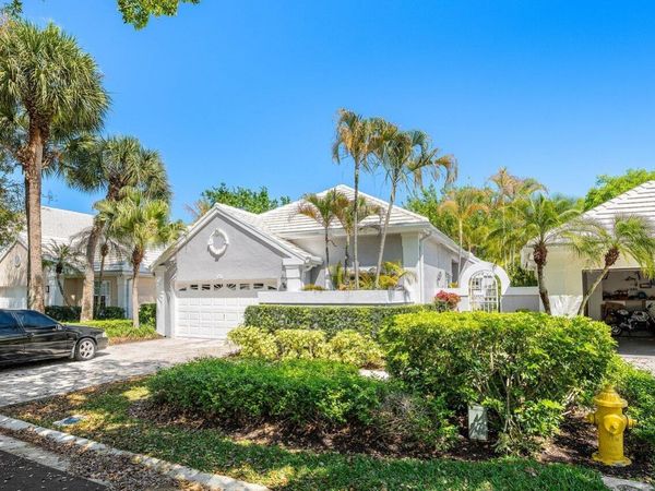 27 Wyndham Lane, Palm Beach Gardens, FL 33418