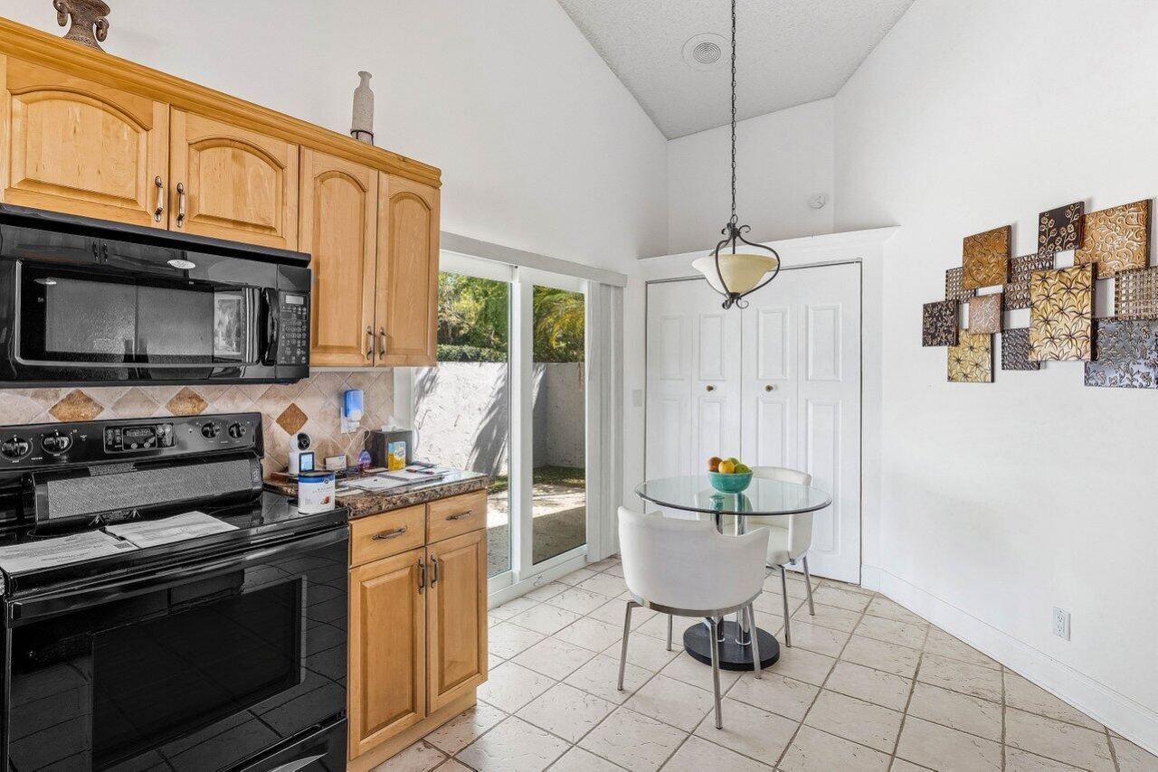 27 Wyndham Lane, Palm Beach Gardens, FL 33418 Photo