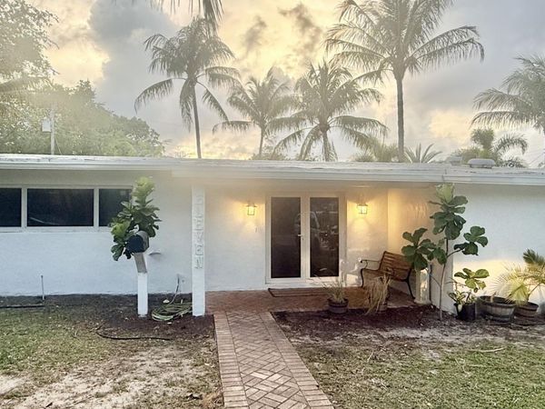 11 NE 17th Avenue, Pompano Beach, FL 33060