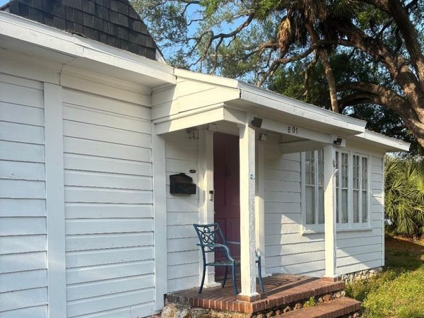 2601 W CLEVELAND STREET, TAMPA, FL 33609