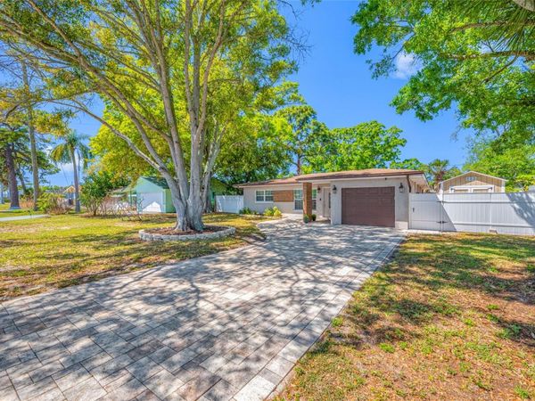 2212 NE COACHMAN ROAD , CLEARWATER, FL 33765