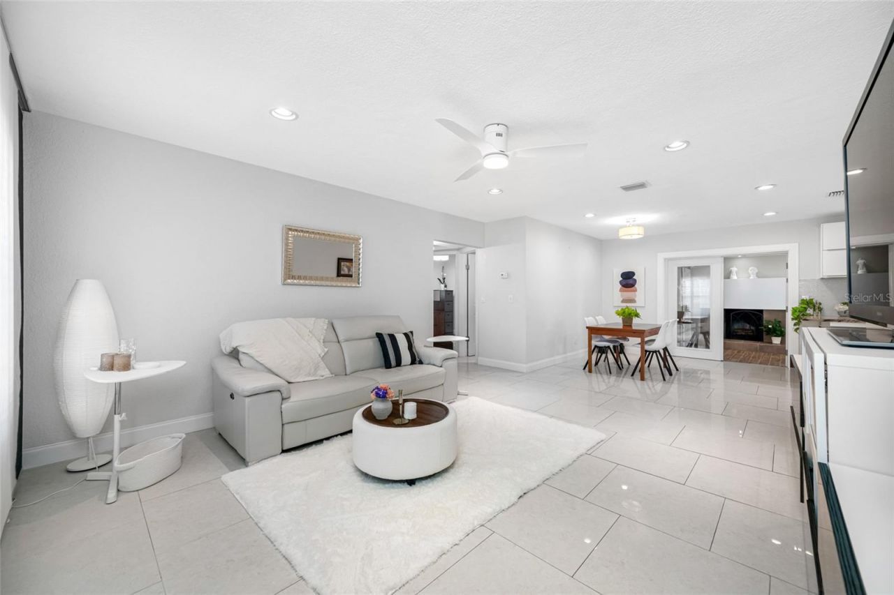 2212 NE Coachman Road , Clearwater, FL 33765 Photo