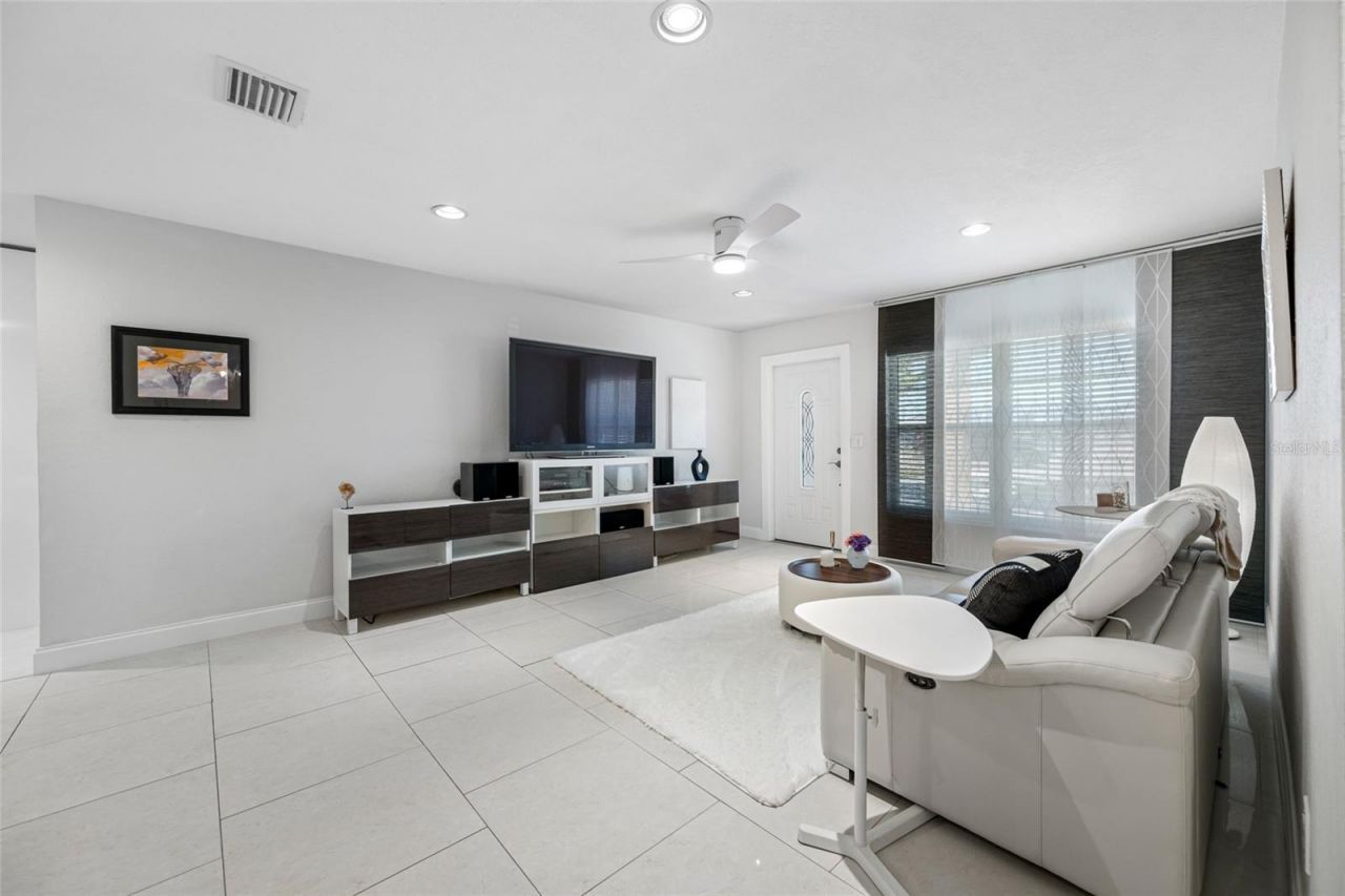 2212 NE Coachman Road , Clearwater, FL 33765 Photo