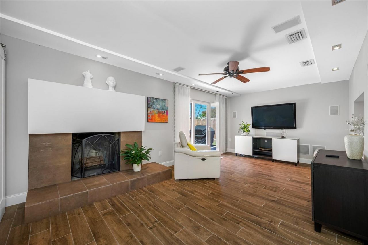 2212 NE Coachman Road , Clearwater, FL 33765 Photo