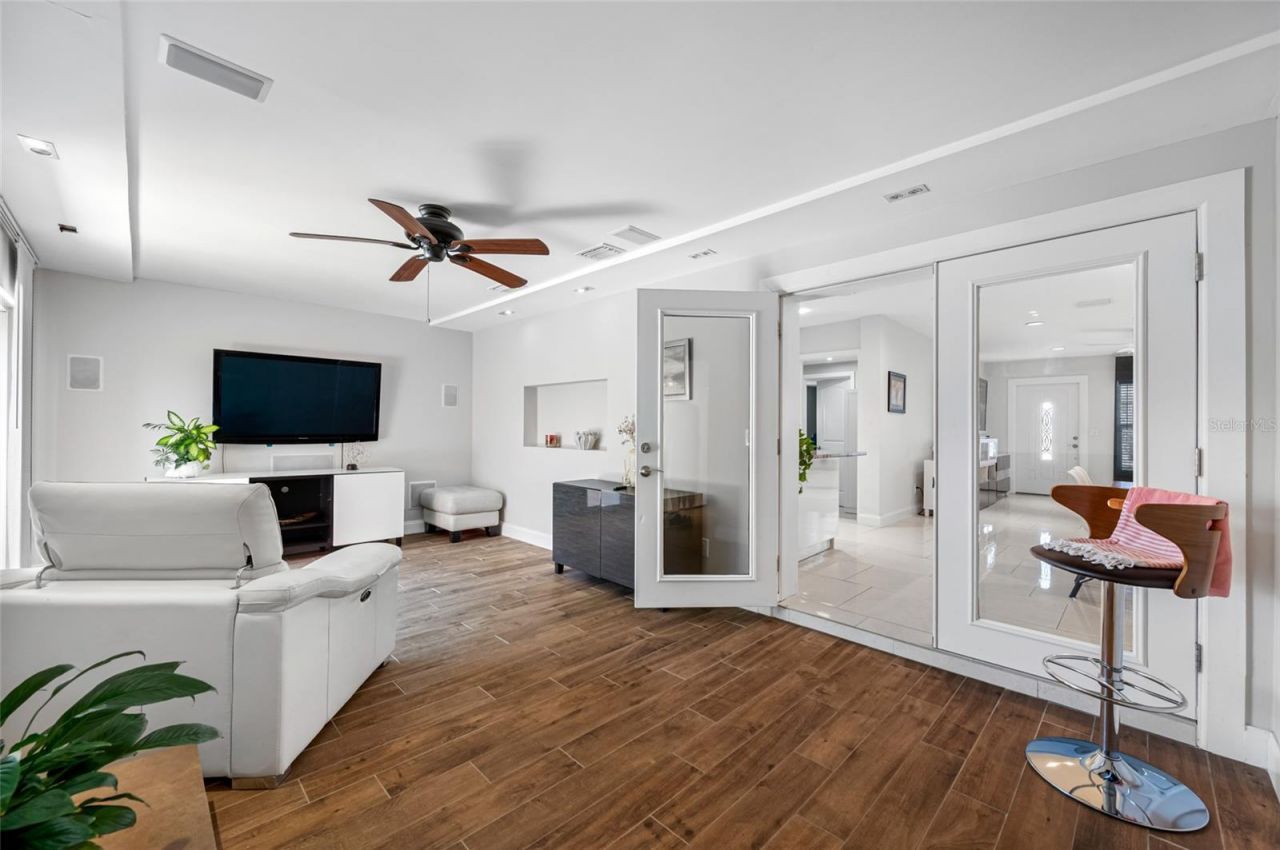 2212 NE Coachman Road , Clearwater, FL 33765 Photo