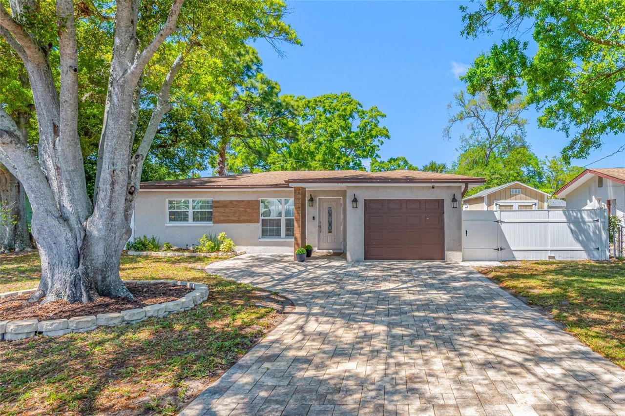 2212 NE Coachman Road , Clearwater, FL 33765 Photo