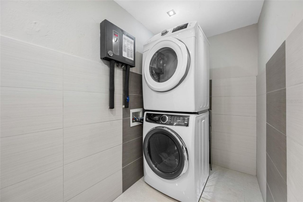 2212 NE Coachman Road , Clearwater, FL 33765 Photo