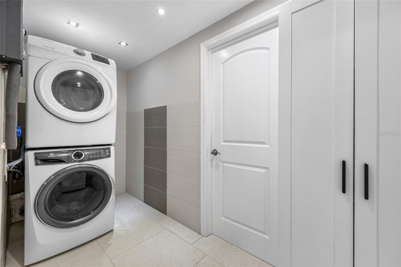 2212 NE Coachman Road , Clearwater, FL 33765 Photo