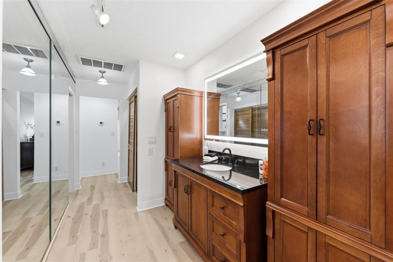 1584 Oak Lane, Clearwater, FL 33764 Photo