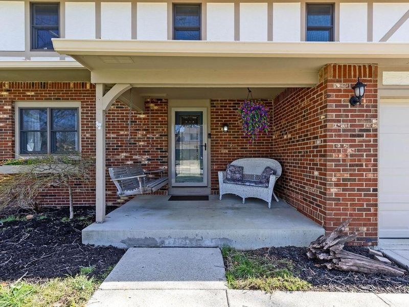 30 Kim Court W, Westerville, OH 43081 Photo 2