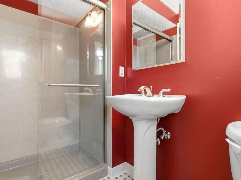 30 Kim Court W, Westerville, OH 43081 Photo 32