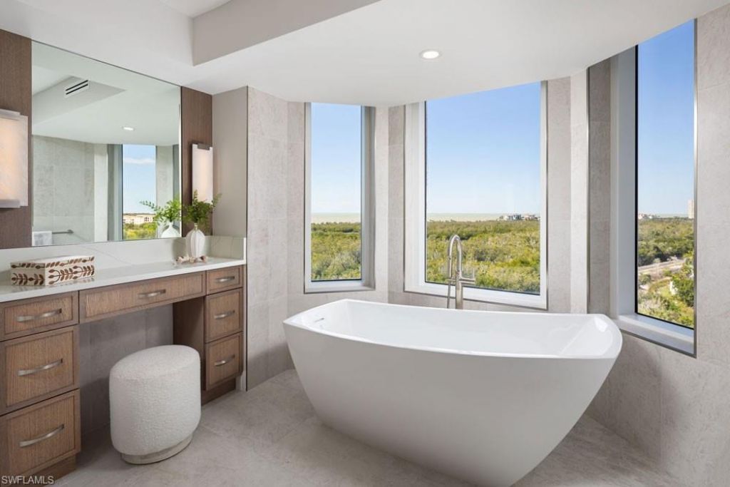 6849 Grenadier Blvd, Unit 905, Naples, FL 34108 Photo
