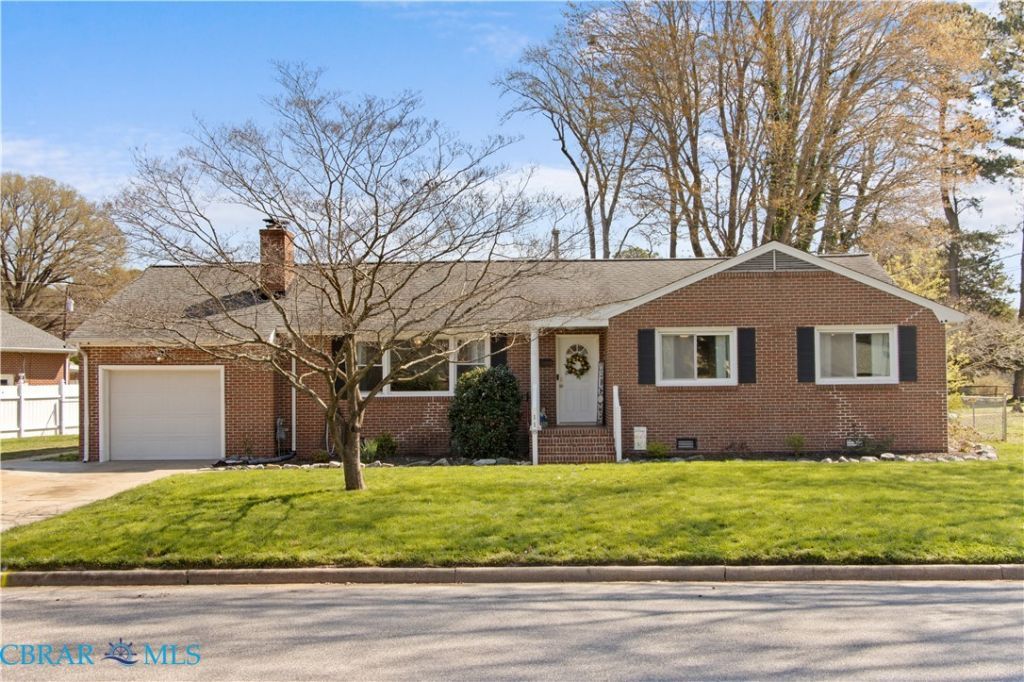 118 Wendfield Circle, Newport News, VA 23601 Main Photo