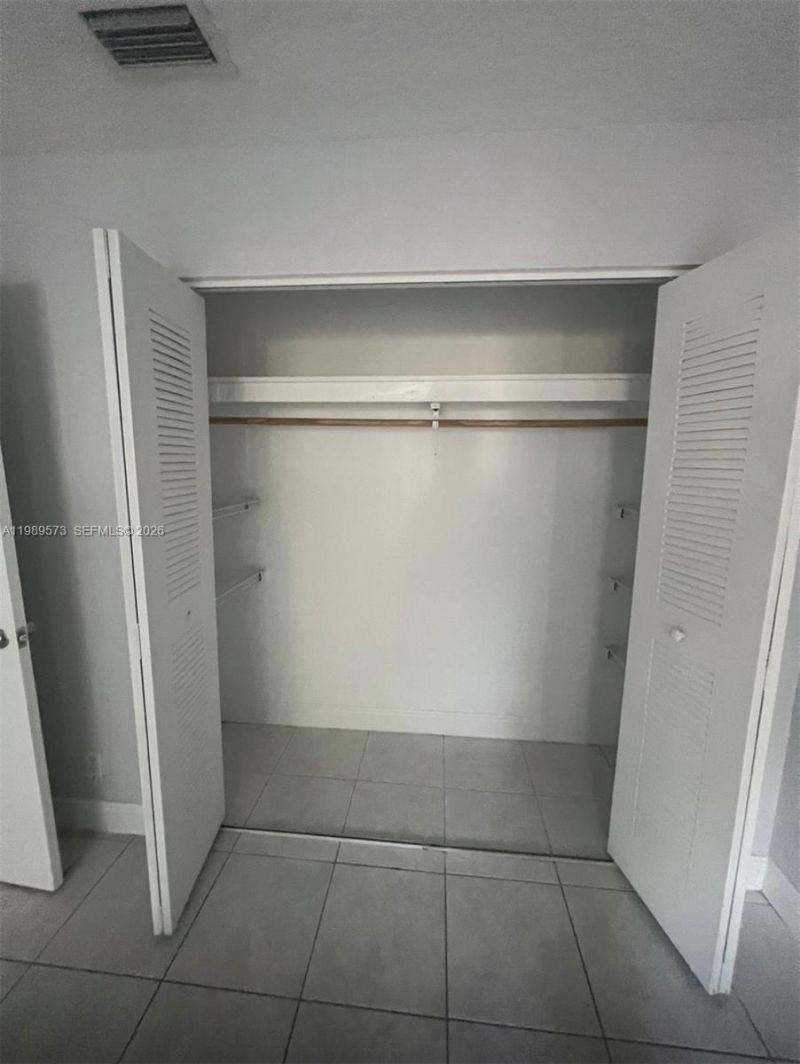 313 SE 3rd Ave , Unit 313, Hallandale Beach, FL 33009 Photo