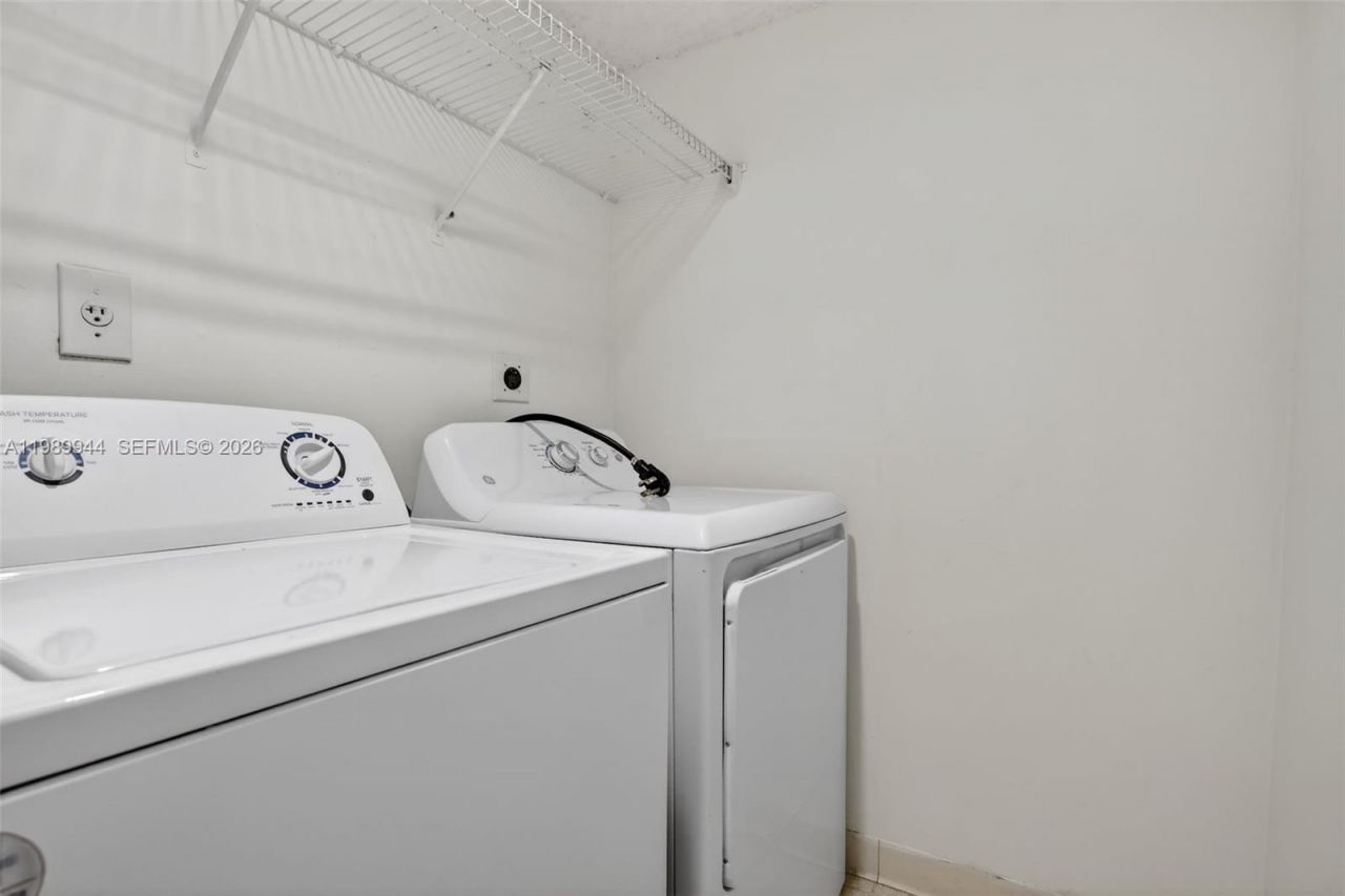 400 W Palm Cir W , Unit 306, Pembroke Pines, FL 33025 Photo