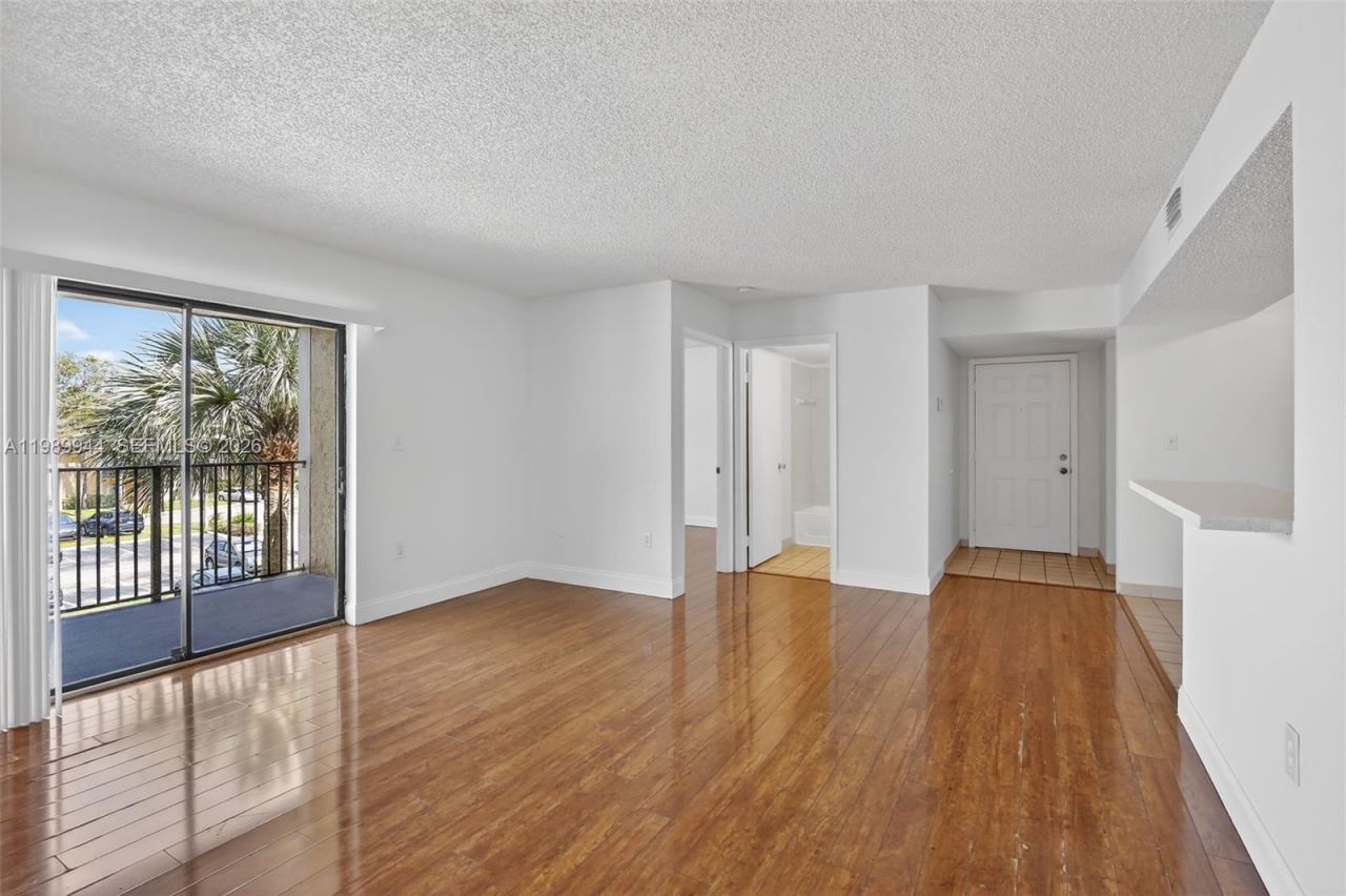 400 W Palm Cir W , Unit 306, Pembroke Pines, FL 33025 Photo