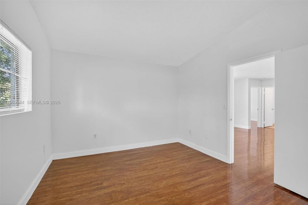 400 W Palm Cir W , Unit 306, Pembroke Pines, FL 33025 Photo