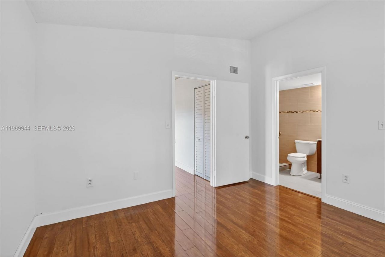 400 W Palm Cir W , Unit 306, Pembroke Pines, FL 33025 Photo