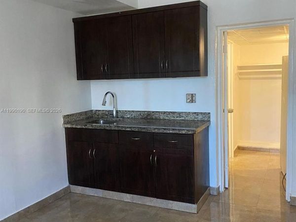 26 Diplomat Pkwy , Unit 2208, Hallandale Beach, FL 33009