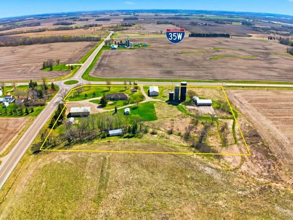 2068 Millersburg Blvd W, Dundas, MN 55019