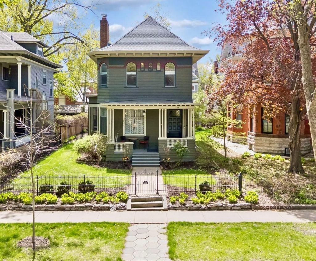 458 Holly Avenue Saint Paul, MN 55102