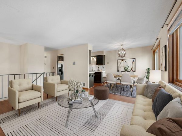 2505 Geranium Avenue E, Maplewood, MN 55119
