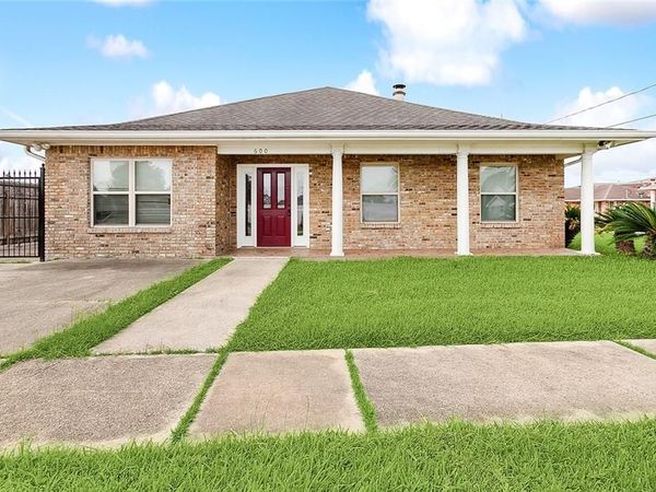 600 E JOSEPHINE Street, Chalmette, LA 70043