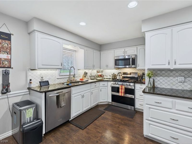 1044 Linden Lane, Lyndhurst, OH 44124 Photo 17