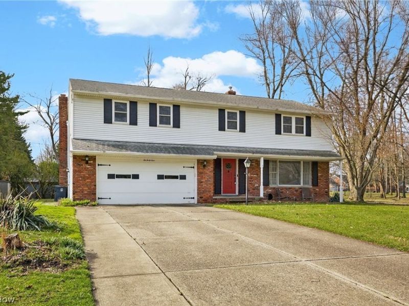 1044 Linden Lane, Lyndhurst, OH 44124 Photo 2