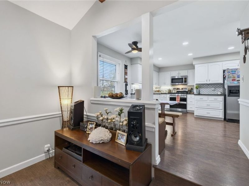 1044 Linden Lane, Lyndhurst, OH 44124 Photo 21