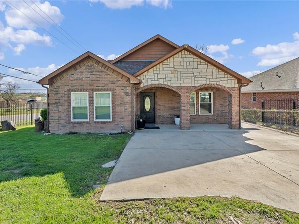 3022 Loving Avenue, Fort Worth, TX 76106